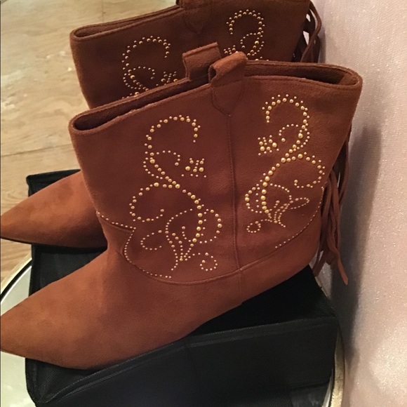 Boot - Picture 3 of 3